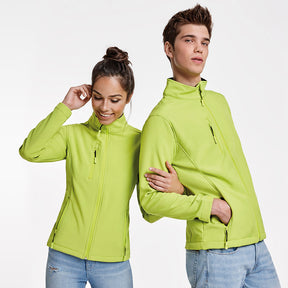 Softshell mujer nebraska woman foto modelos hombre y mujer